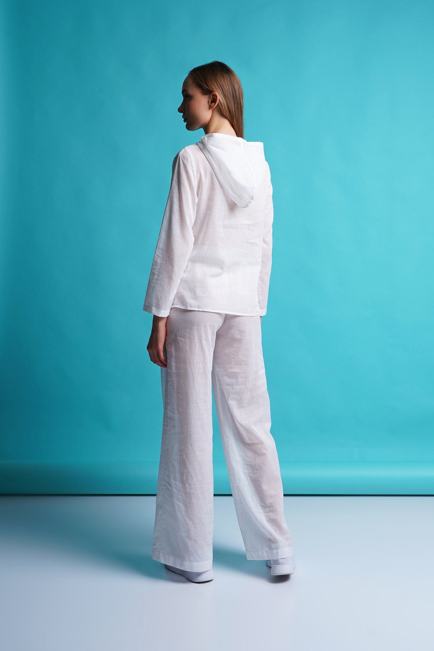 White cotton hooded top